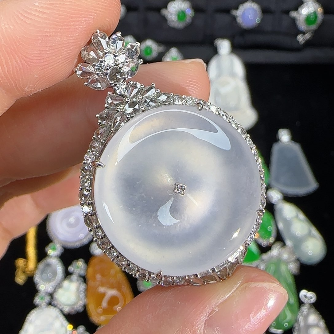 翡翠18K金镶嵌颈饰天然翡翠