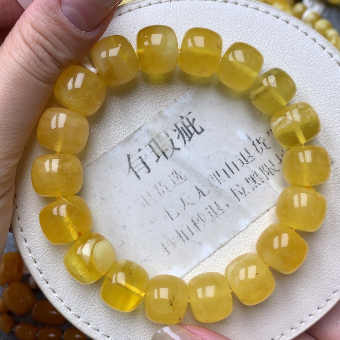 琥珀未镶嵌珠宝奇石30