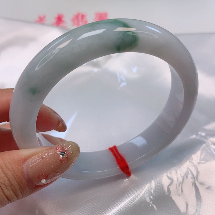 翡翠手镯未镶嵌57圈