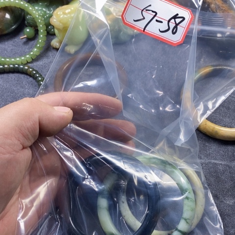 未镶嵌蛇纹石玉手链