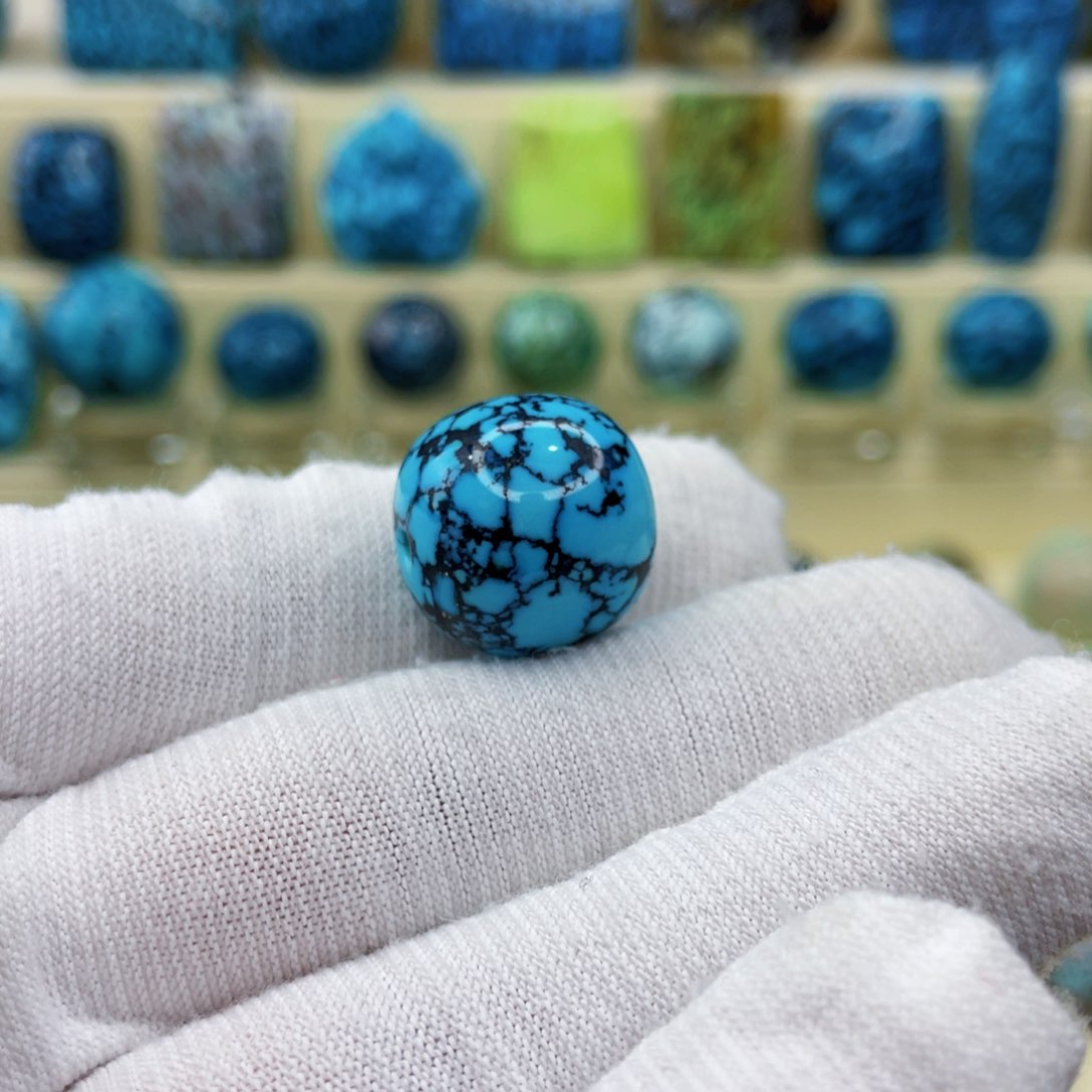 未镶嵌绿松石颈饰