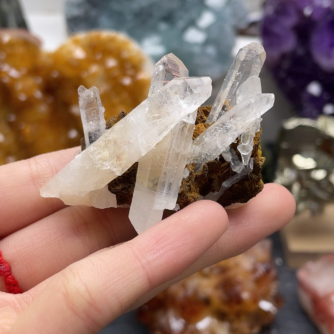 水晶利姆利亚和凌铁共生未镶嵌闳