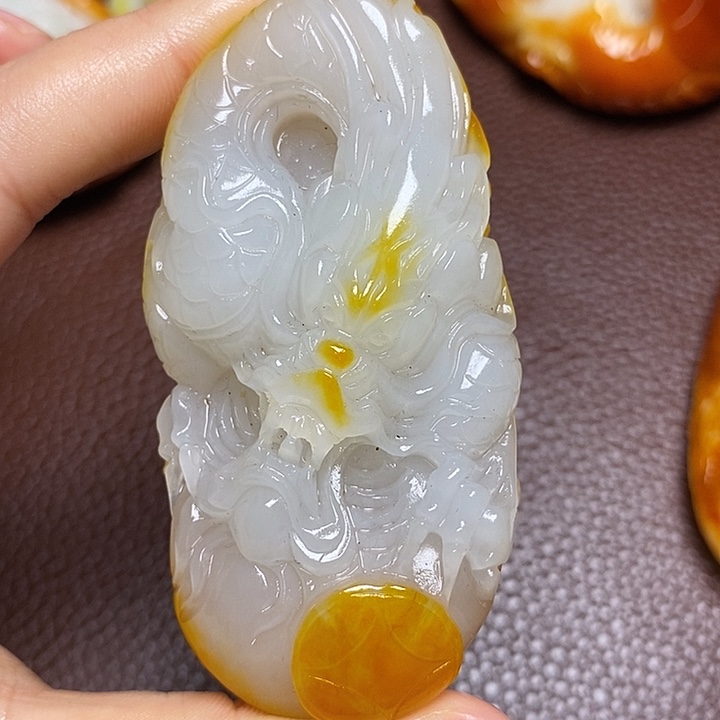 用***3和田玉未镶嵌颈饰