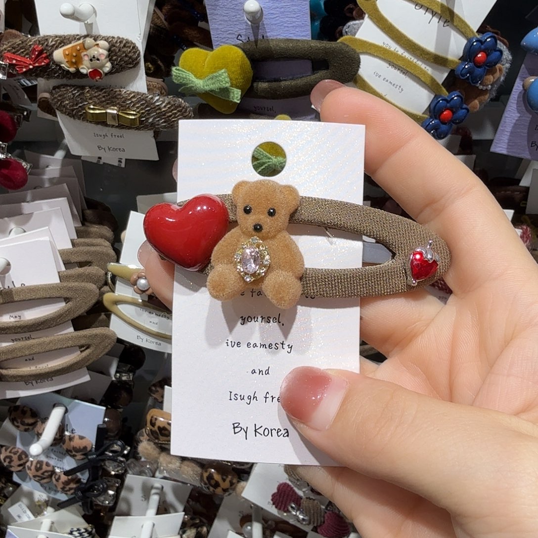 布艺非金属红爱心小熊