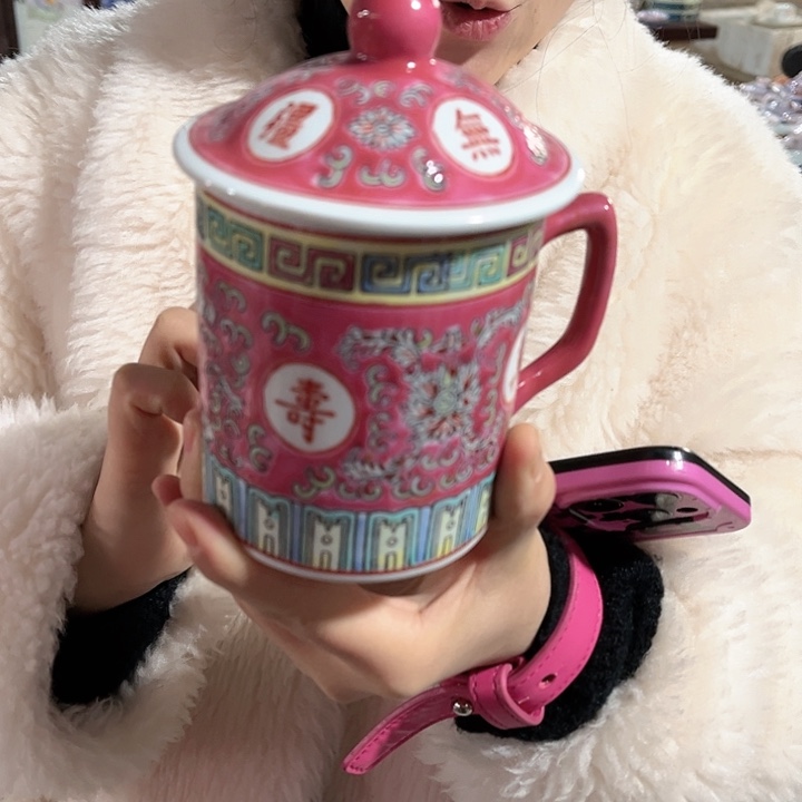 瓷片景德镇陶瓷杯子。