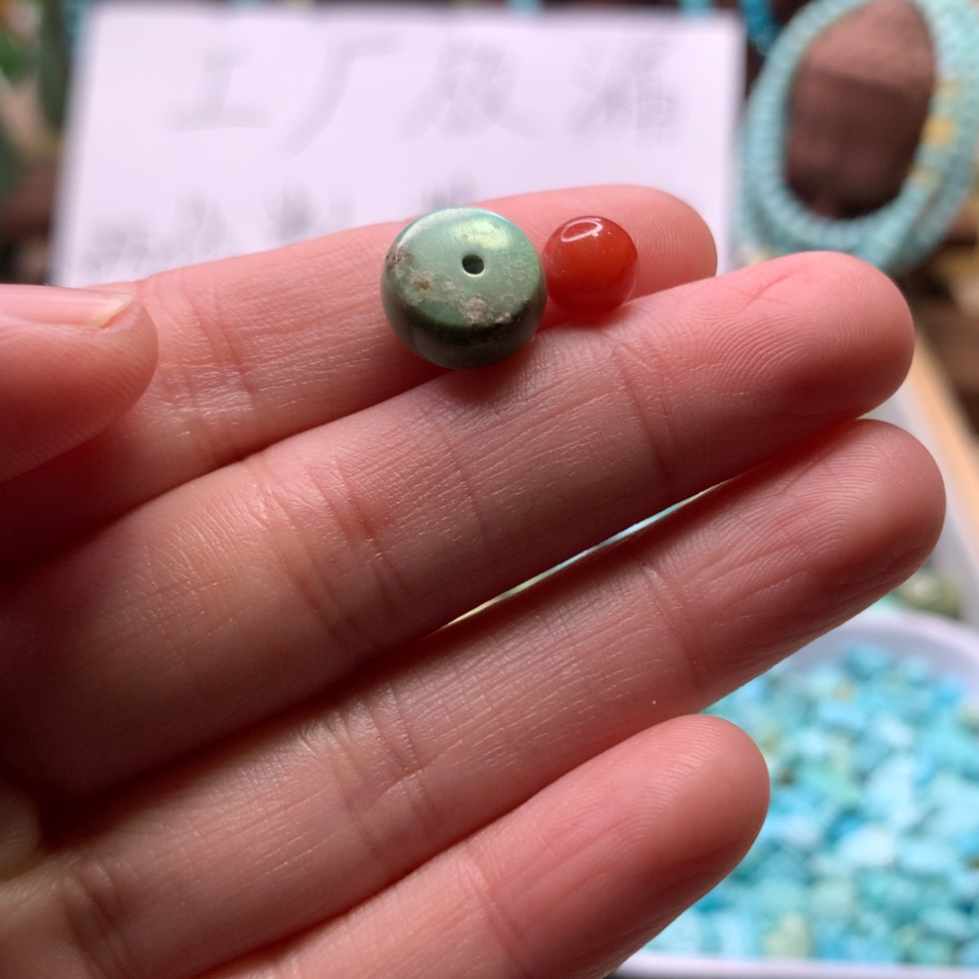 南红玛瑙配饰未镶嵌