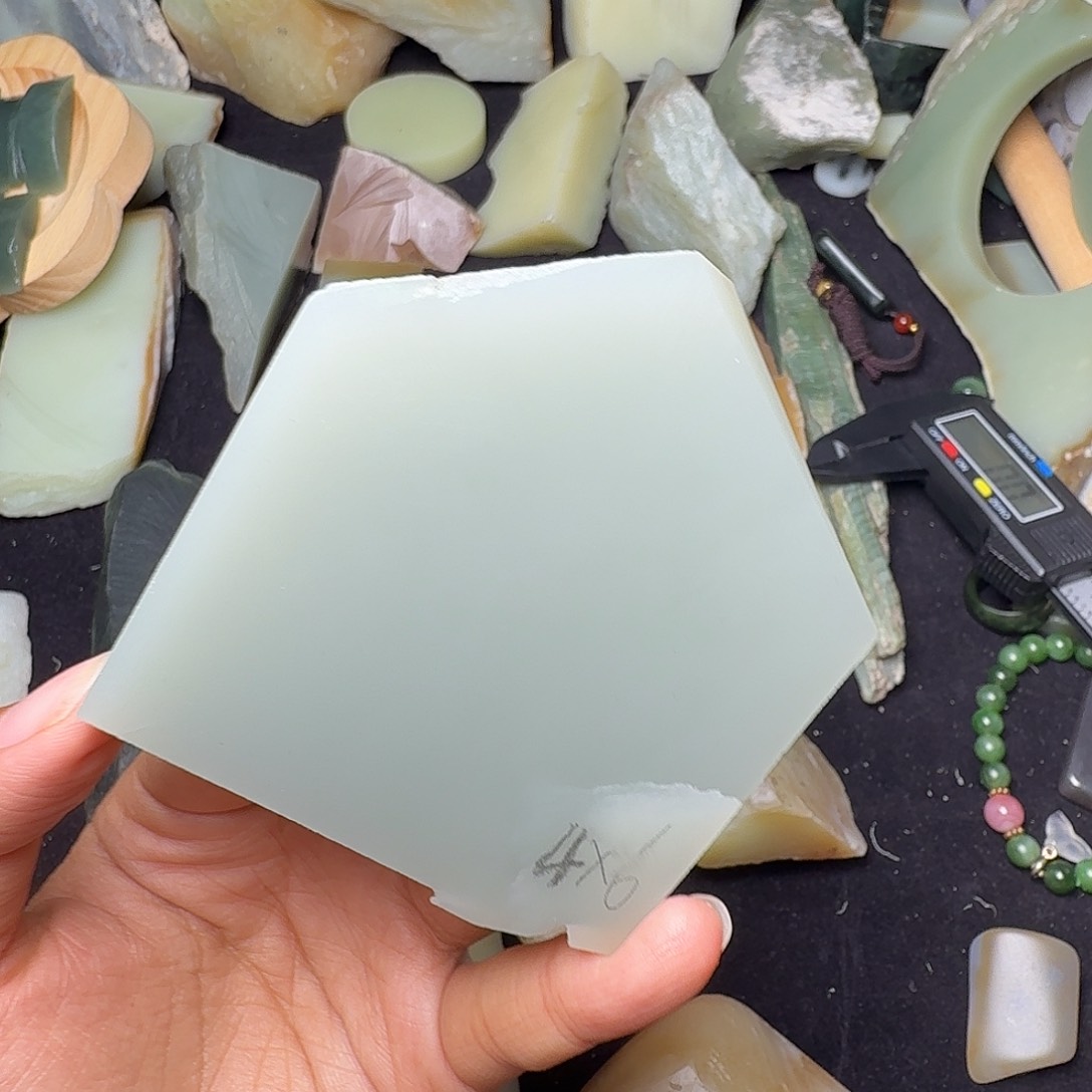 鼬***和田玉（糖玉）未镶嵌珠宝半成品