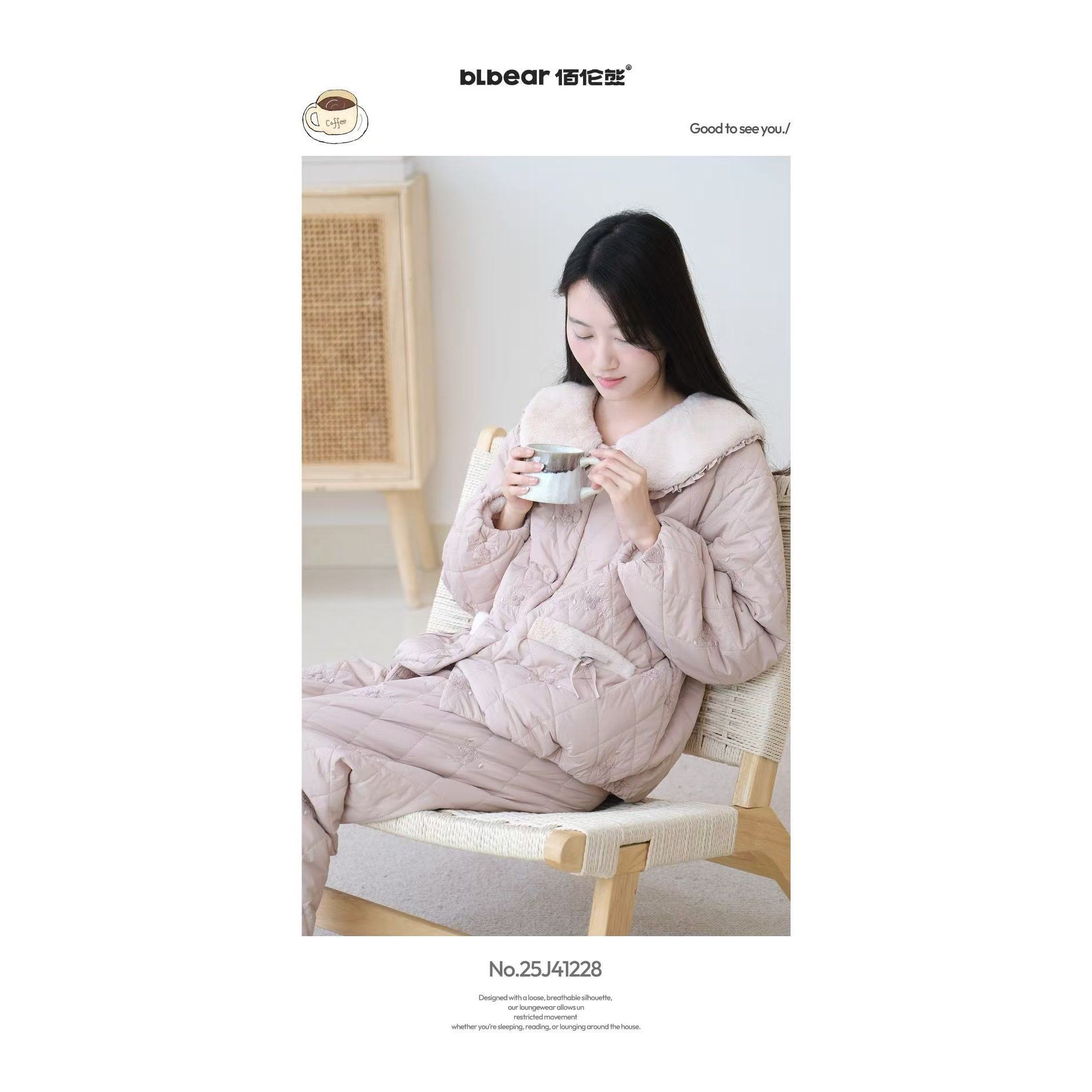 25J41228百伦熊绣花毛领夹棉女家居服套