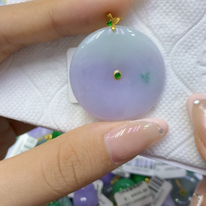 颈饰18K金镶嵌翡翠