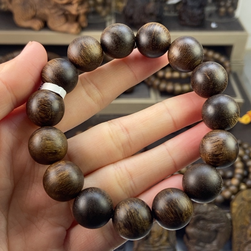 【闪购商品】沉香手串风**起越南芽庄白奇楠留疤玉化