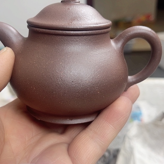 紫砂茶壶是的……是个很普通