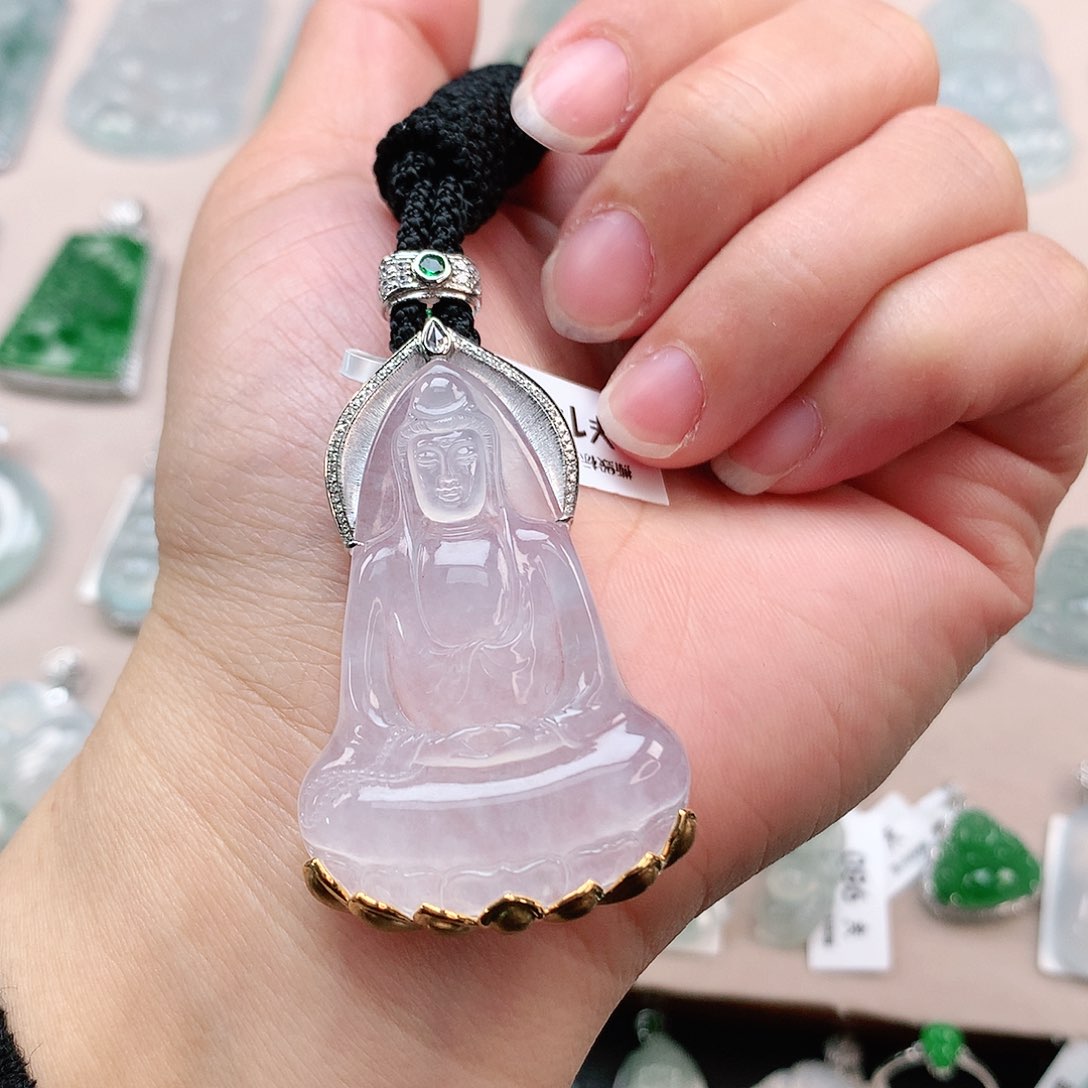 翡翠颈饰18K金镶嵌素衣观音