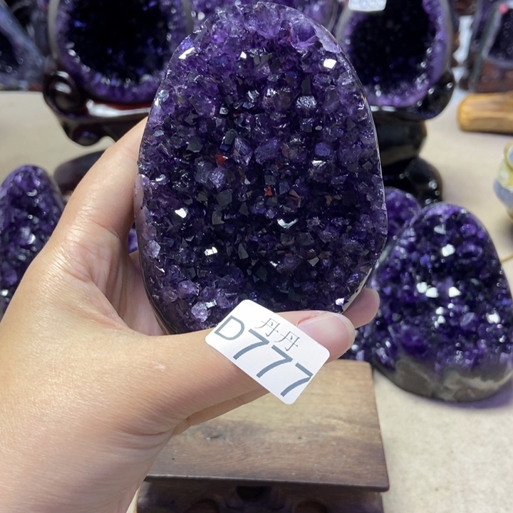 未镶嵌水晶大型摆件（非配饰）