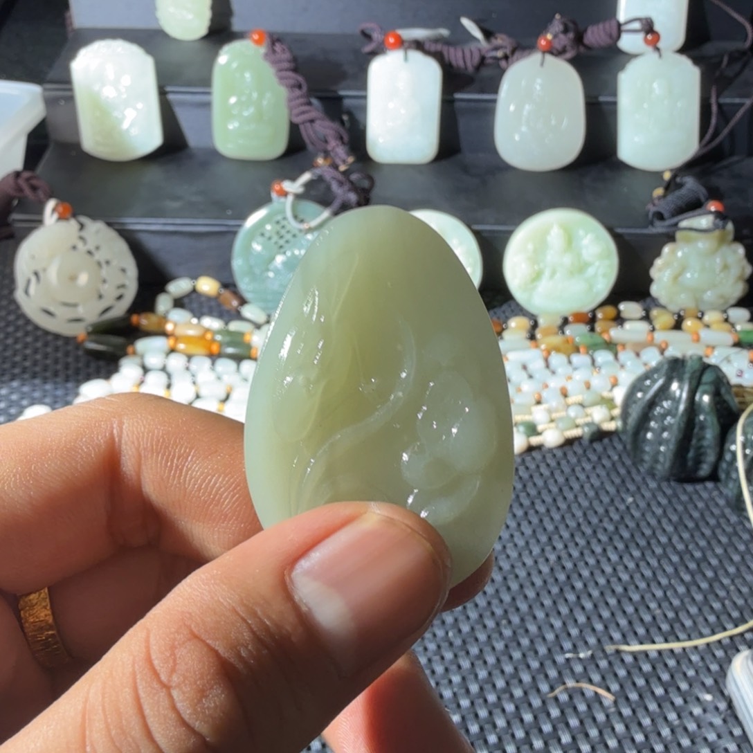 和田玉未镶嵌颈饰