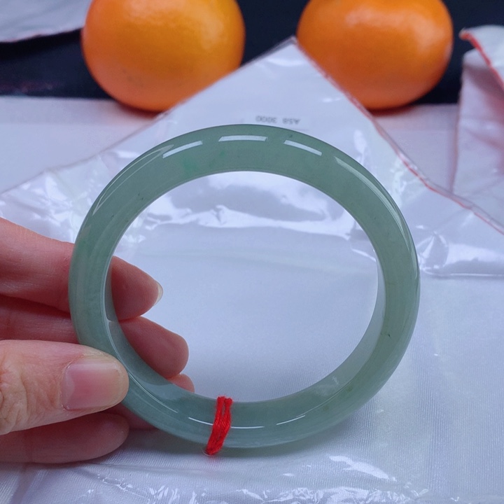 翡翠手镯未镶嵌585859596868