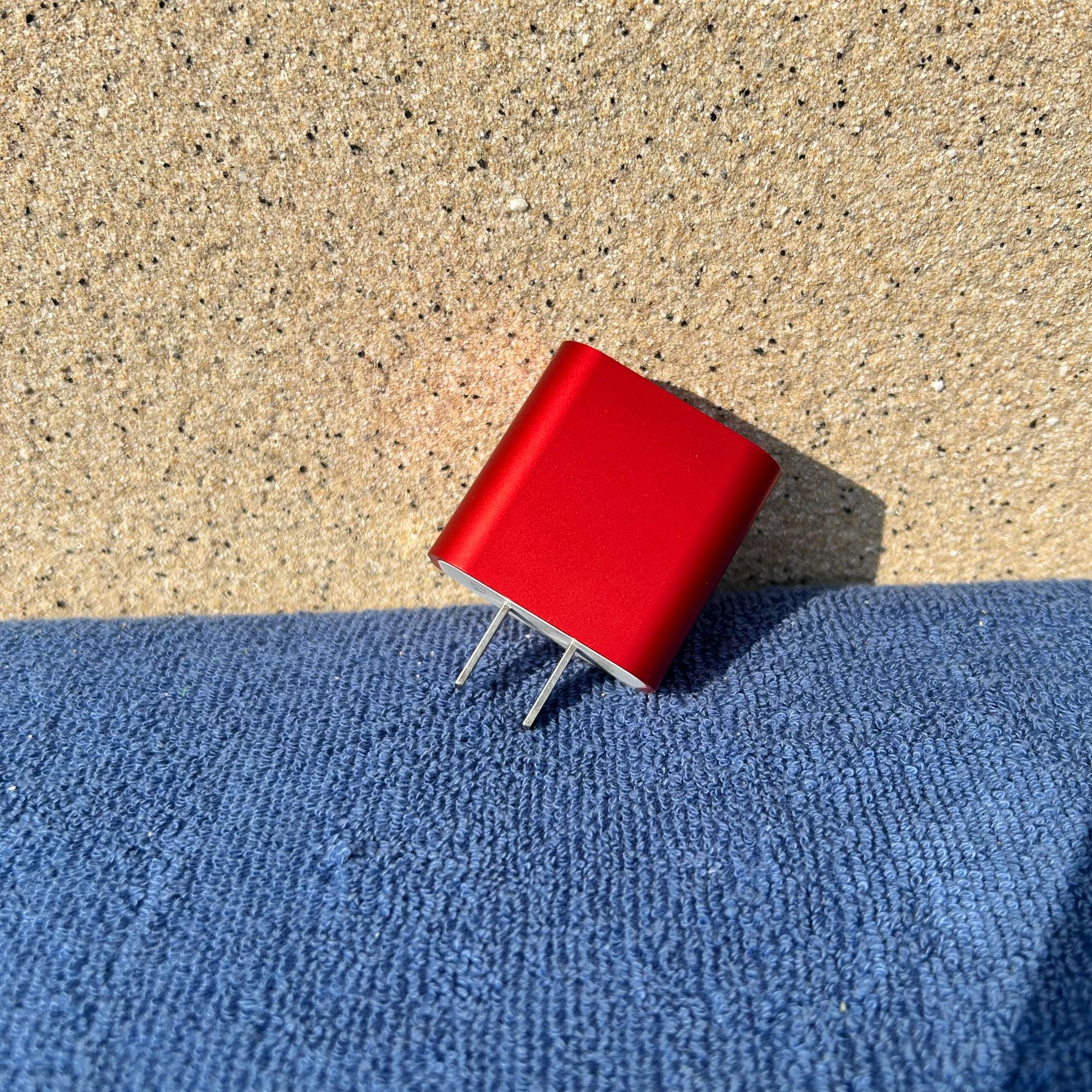 *红色单头充电器