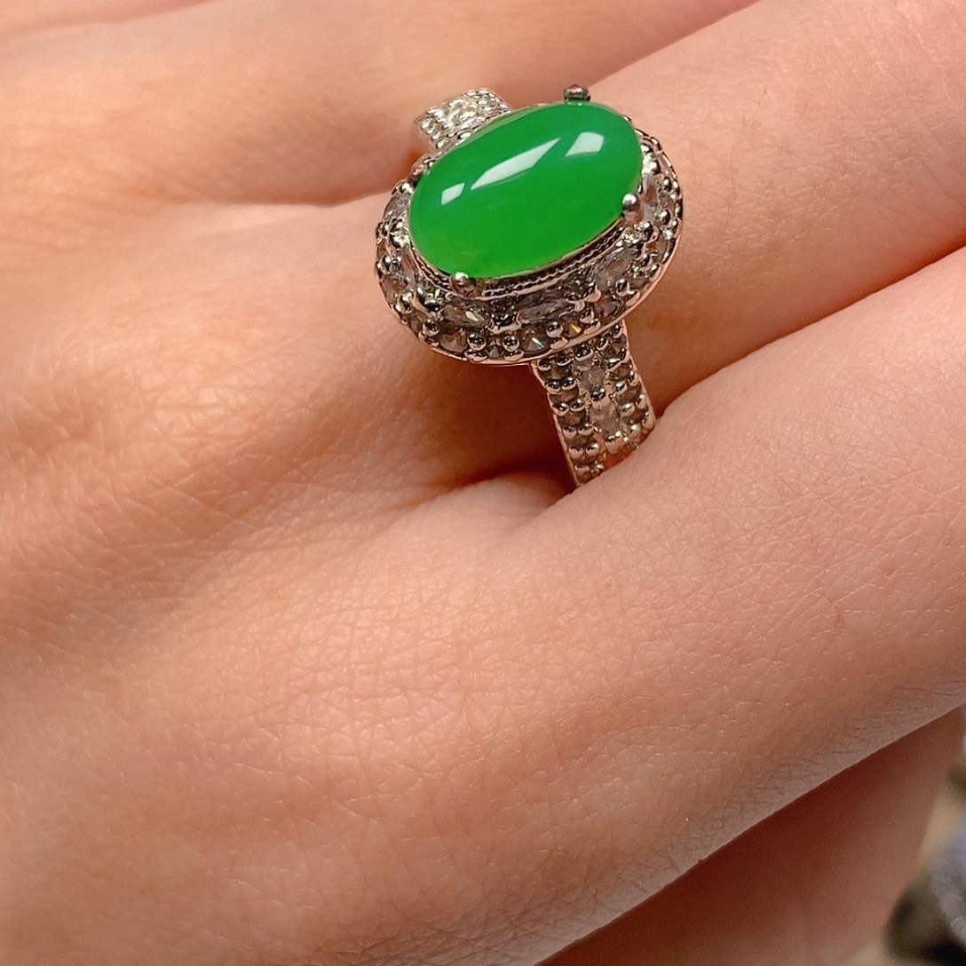 翡翠戒指未镶嵌阳绿蛋面