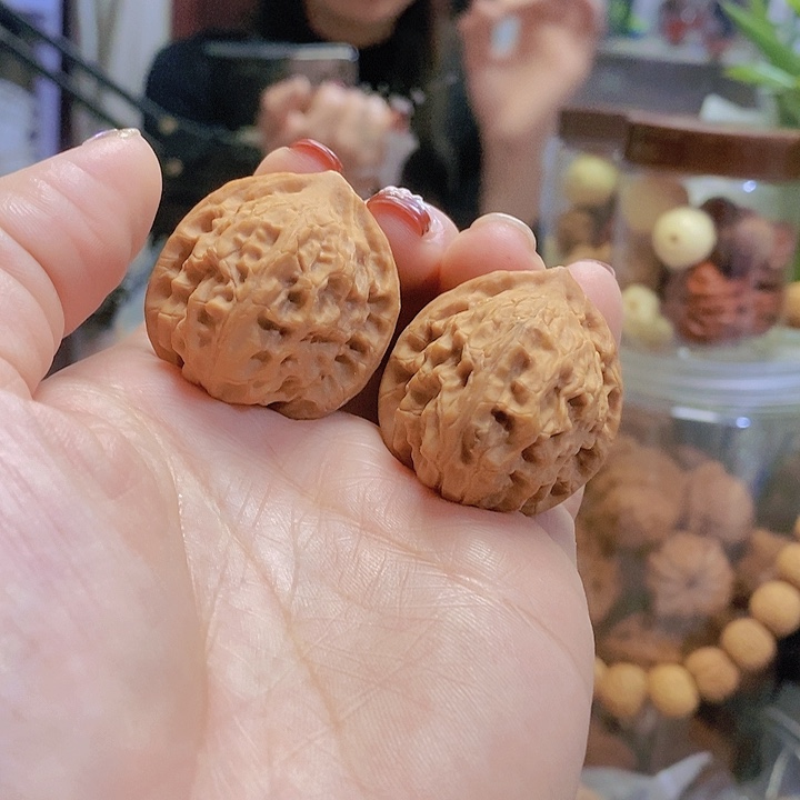 【闪购商品】文玩核桃把件37.5玉枕元宝