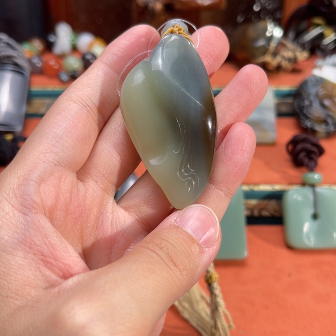 和田玉颈饰未镶嵌