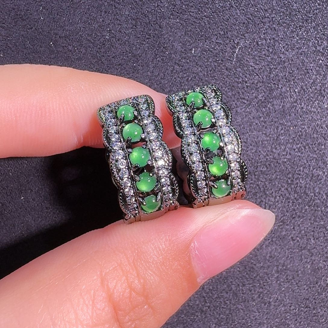 翡翠未镶嵌耳饰蛋面