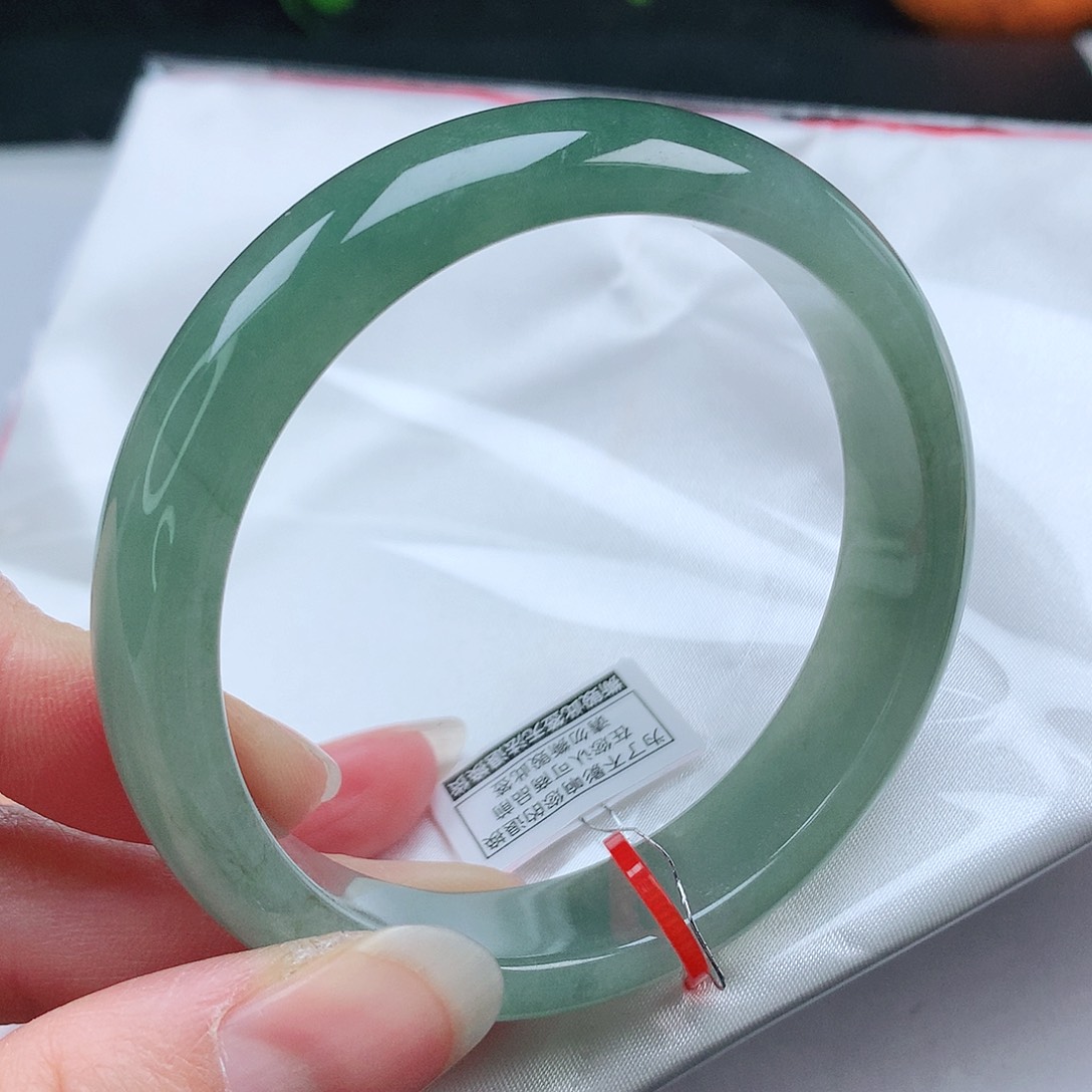 翡翠手镯未镶嵌57/58圈
