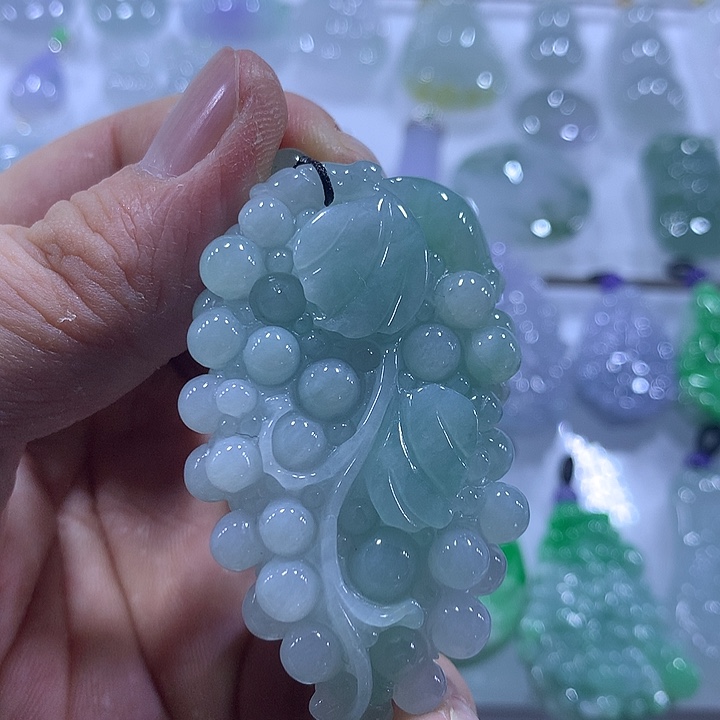 翡翠未镶嵌颈饰天然翡翠A货吊坠