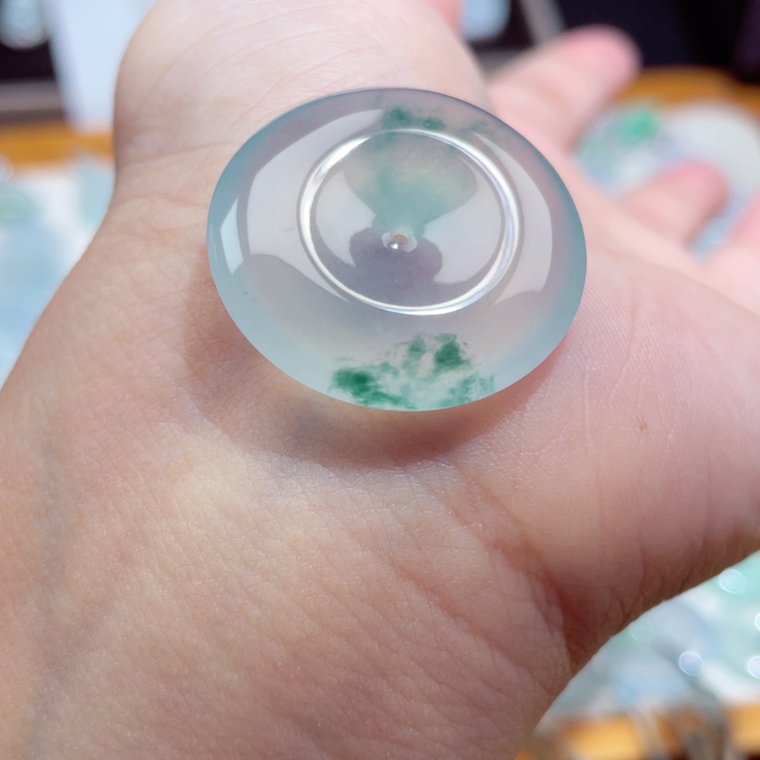 颈饰未镶嵌翡翠平安扣