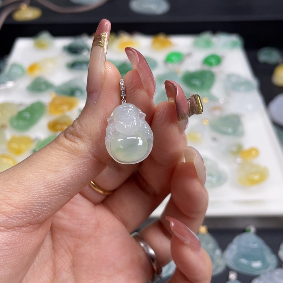 翡翠颈饰未镶嵌翡翠