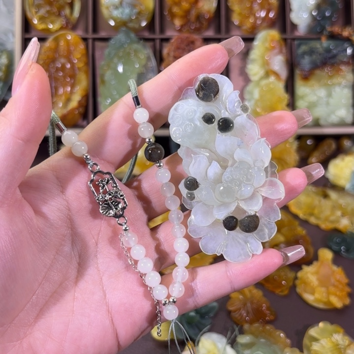 未镶嵌蛇纹石玉颈饰桃**子随机发