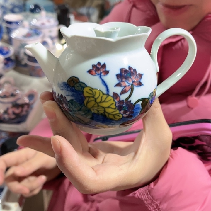 瓷片景德镇陶瓷茶壶。绿。