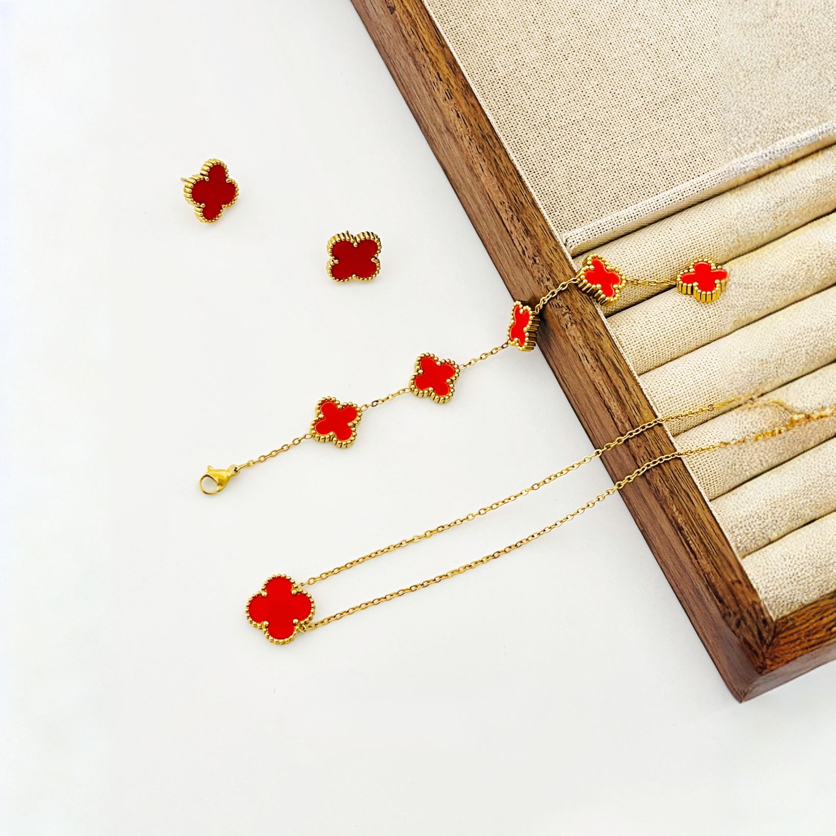 【专属】轻奢四叶草项链手链耳钉三件套时尚百搭玛瑙玉髓款送礼首选