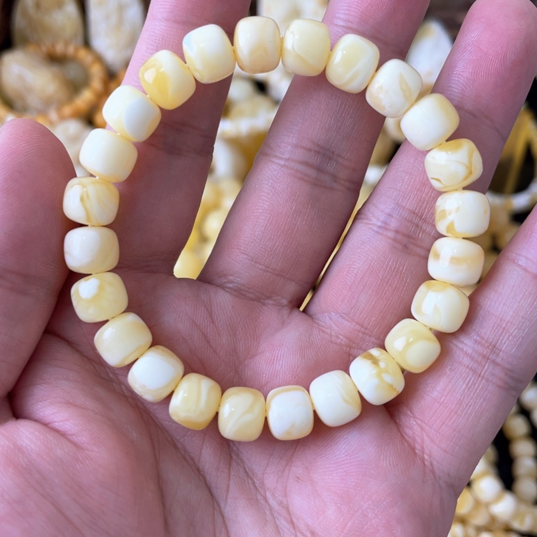 琥珀手串未镶嵌9mm俄料瓷白妖花精工老型手串