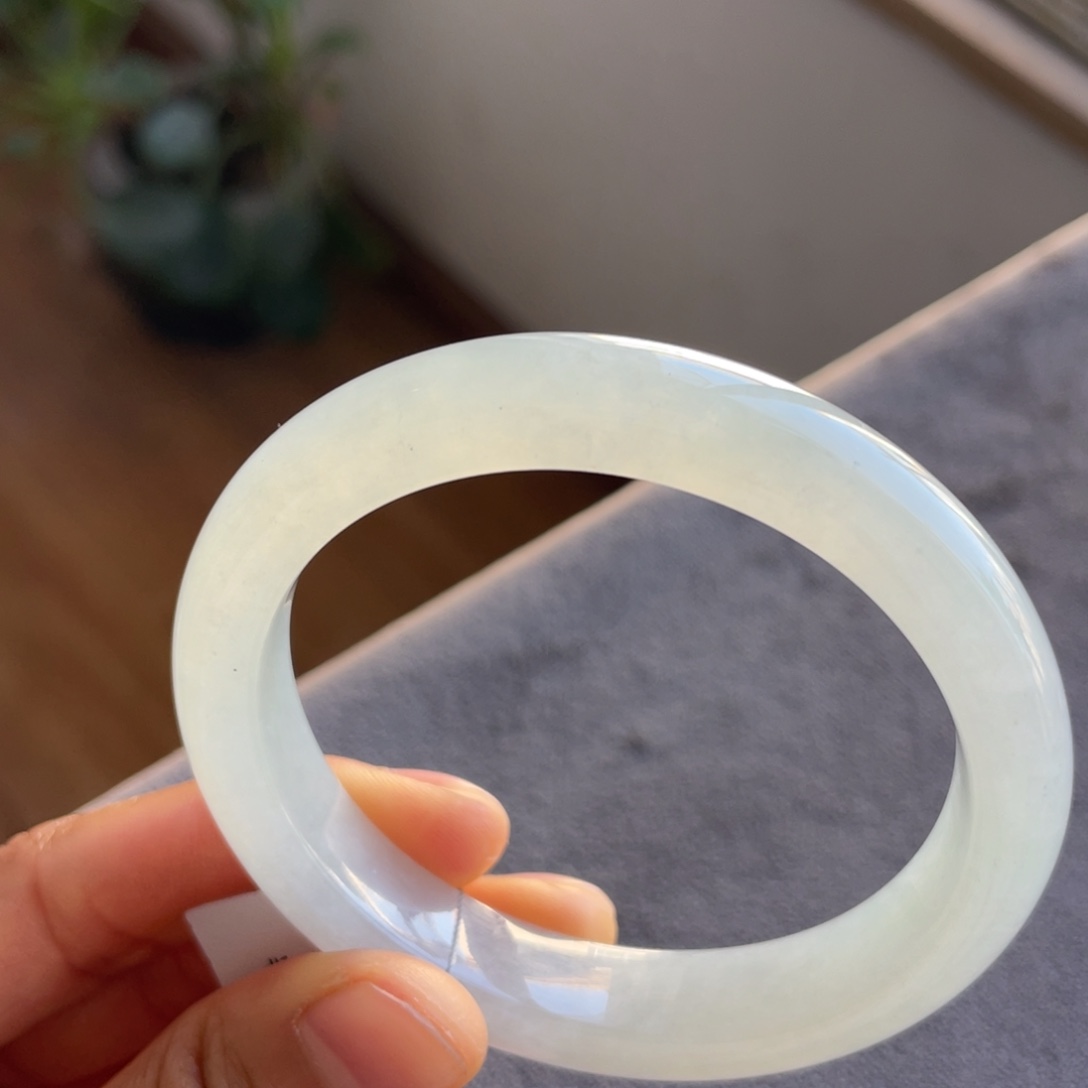 翡翠未镶嵌手镯冰透贵妃