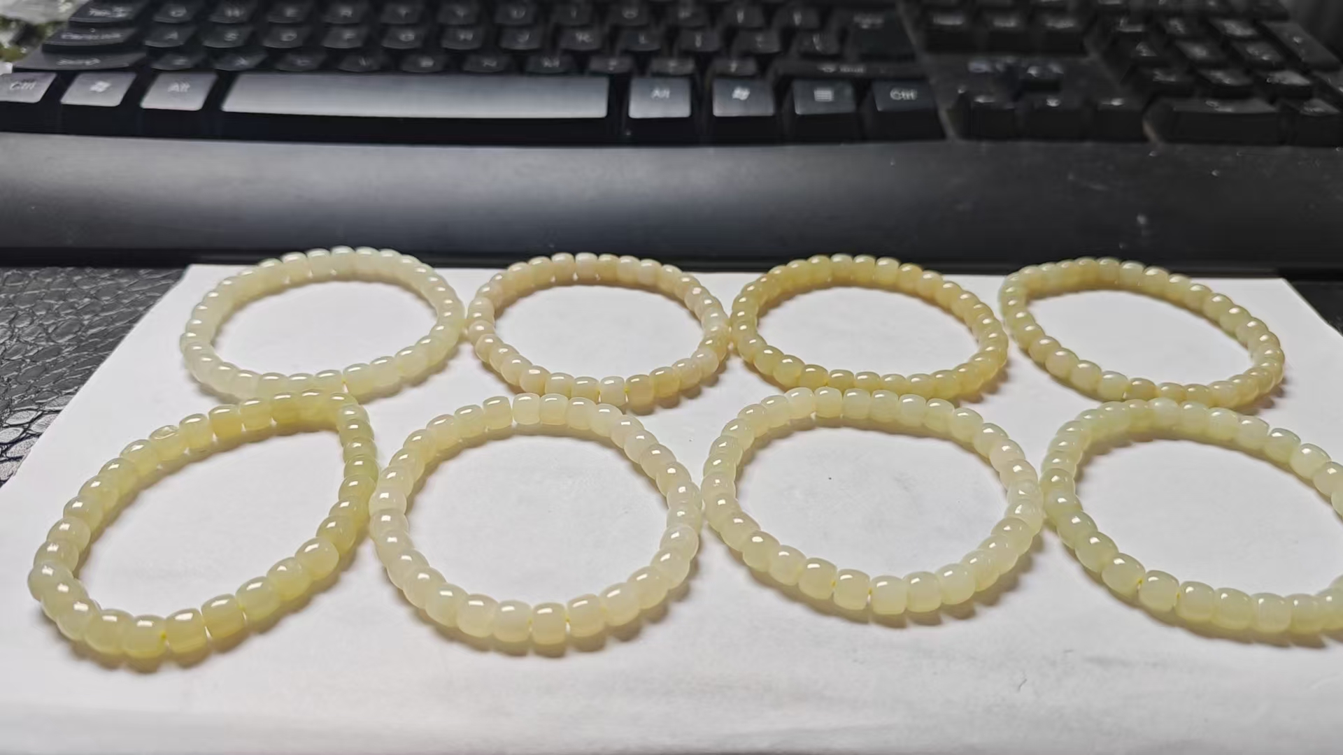 和田玉手串7mm左右多样性发其一C-25