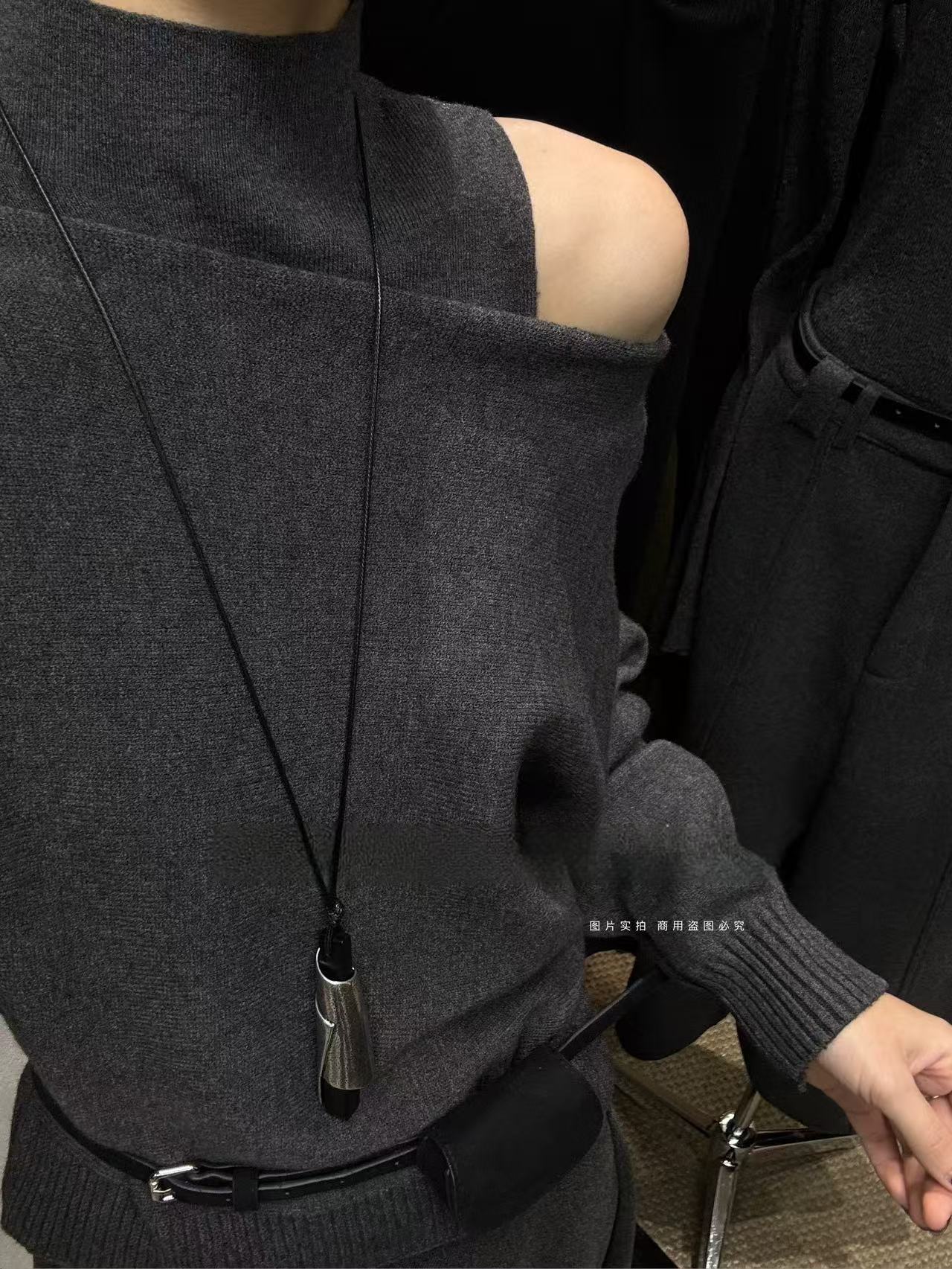  挂脖露肩 轻熟感 针织毛衣两件套