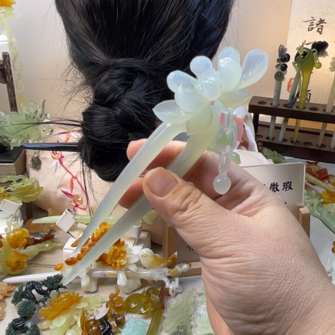 林***森蛇纹石玉合金发饰