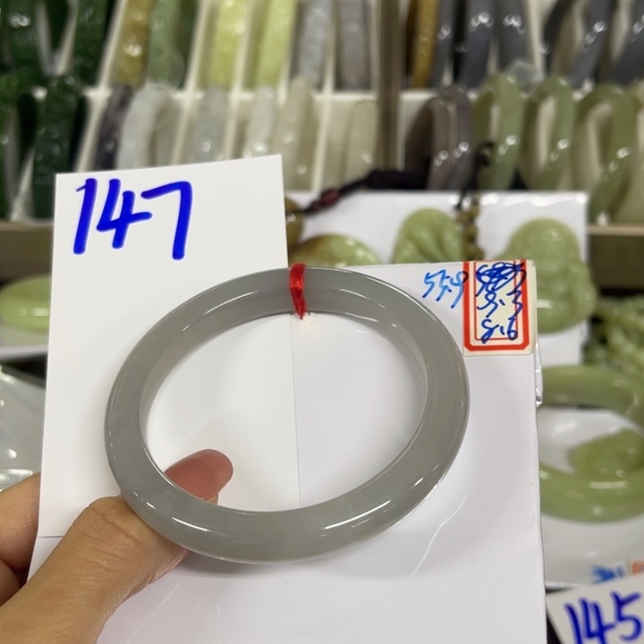 立****和田玉未镶嵌手镯