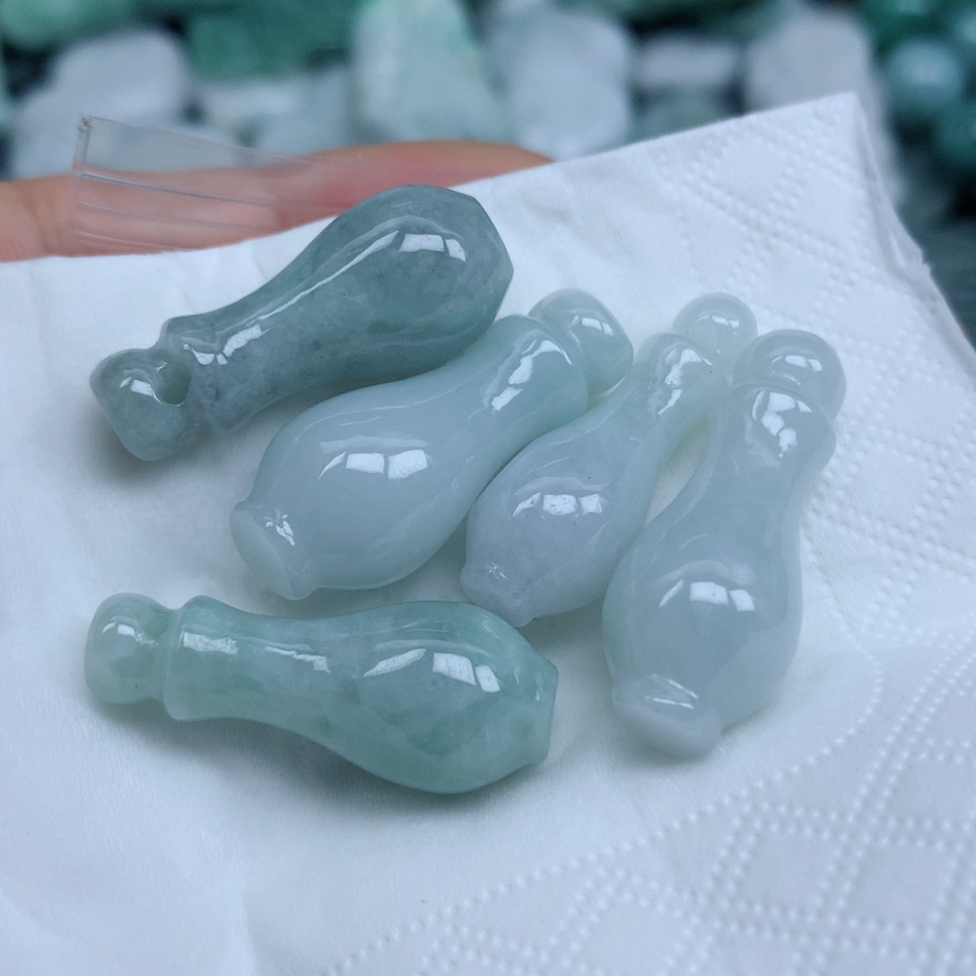 翡翠未镶嵌吊坠(不含链)手串