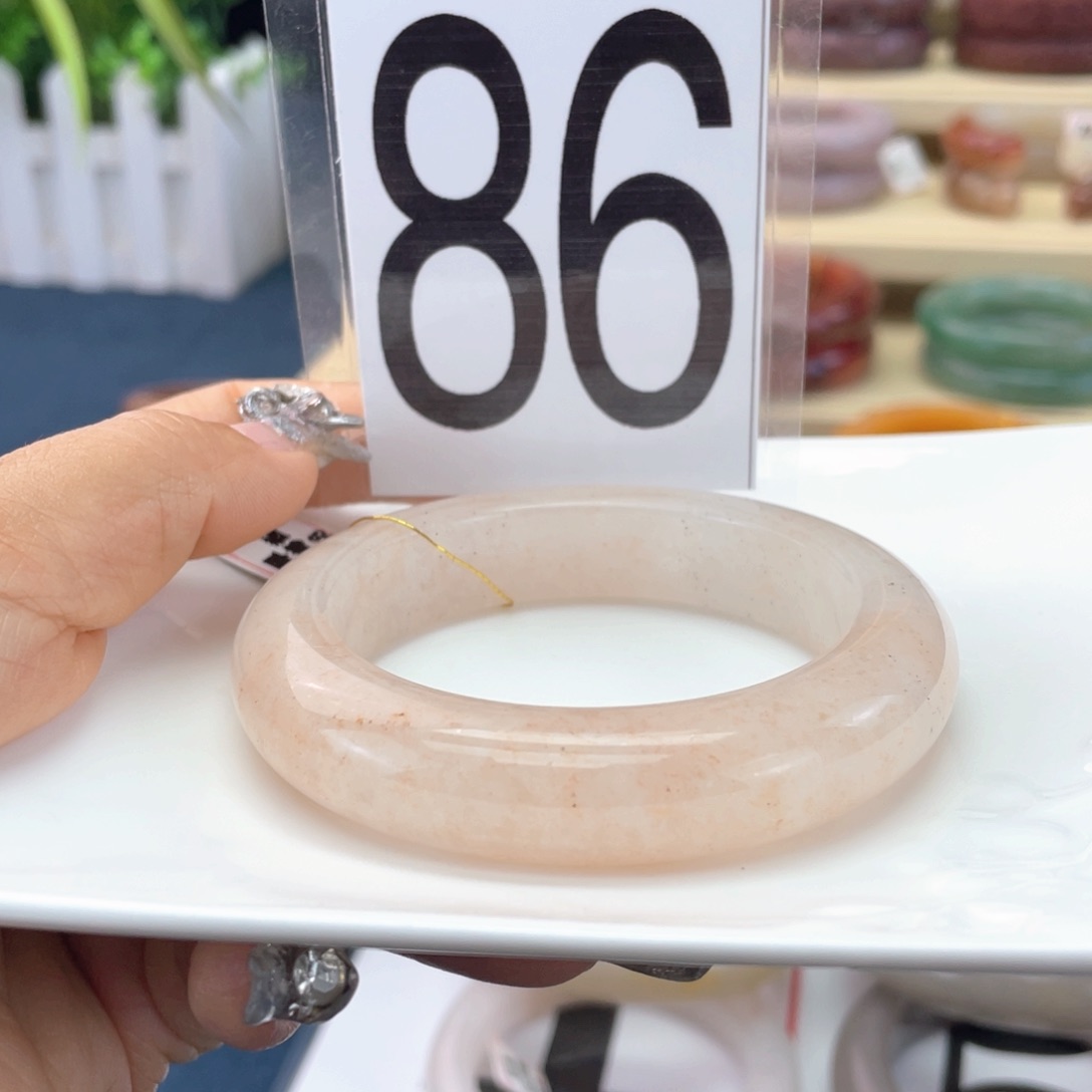 石英岩玉手镯未镶嵌