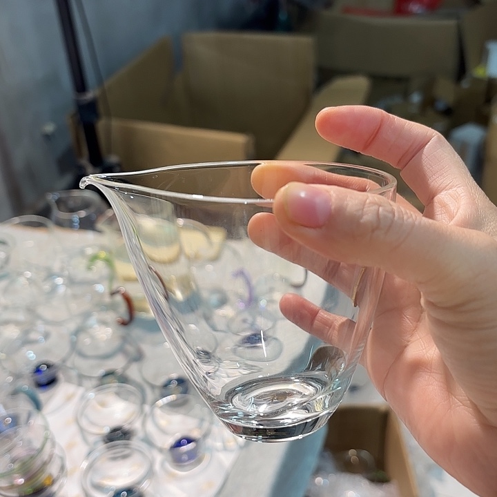 半月公杯。            