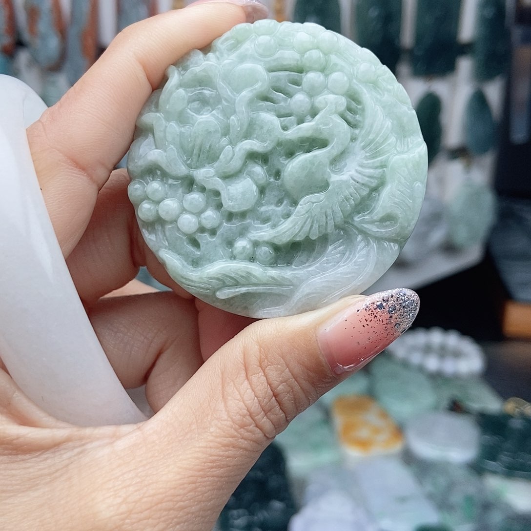 翡翠颈饰未镶嵌翡翠