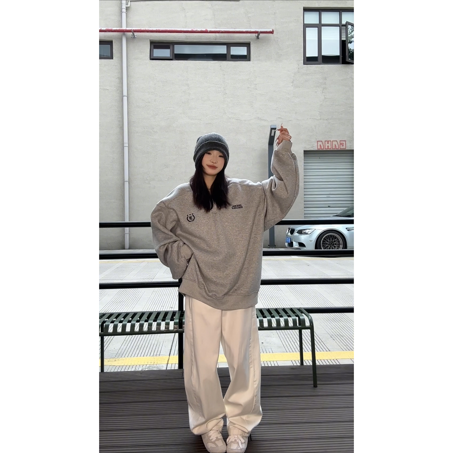 【LIUYK】冬季美式oversize重工做旧刺绣V领情侣宽松复古卫衣女