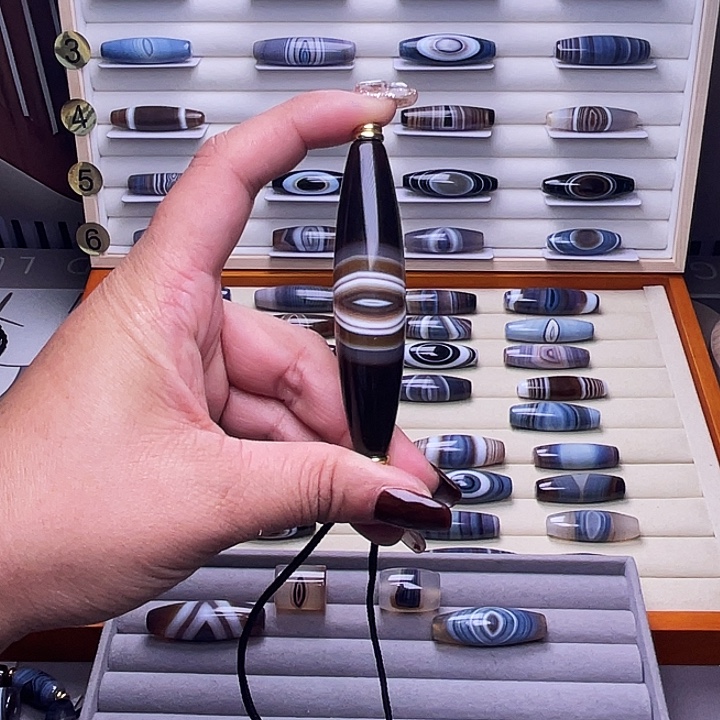 骑***江玛瑙/玉髓未镶嵌颈饰