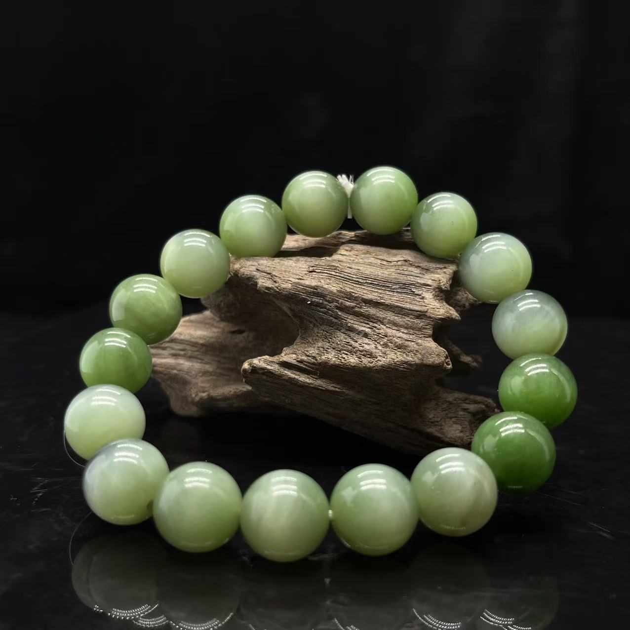 A1619 和田玉手串 YY641021