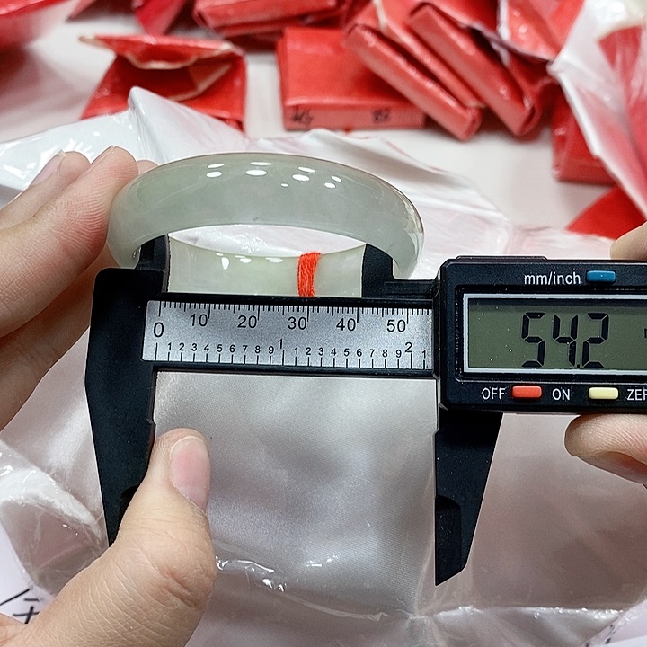 翡翠手镯未镶嵌55