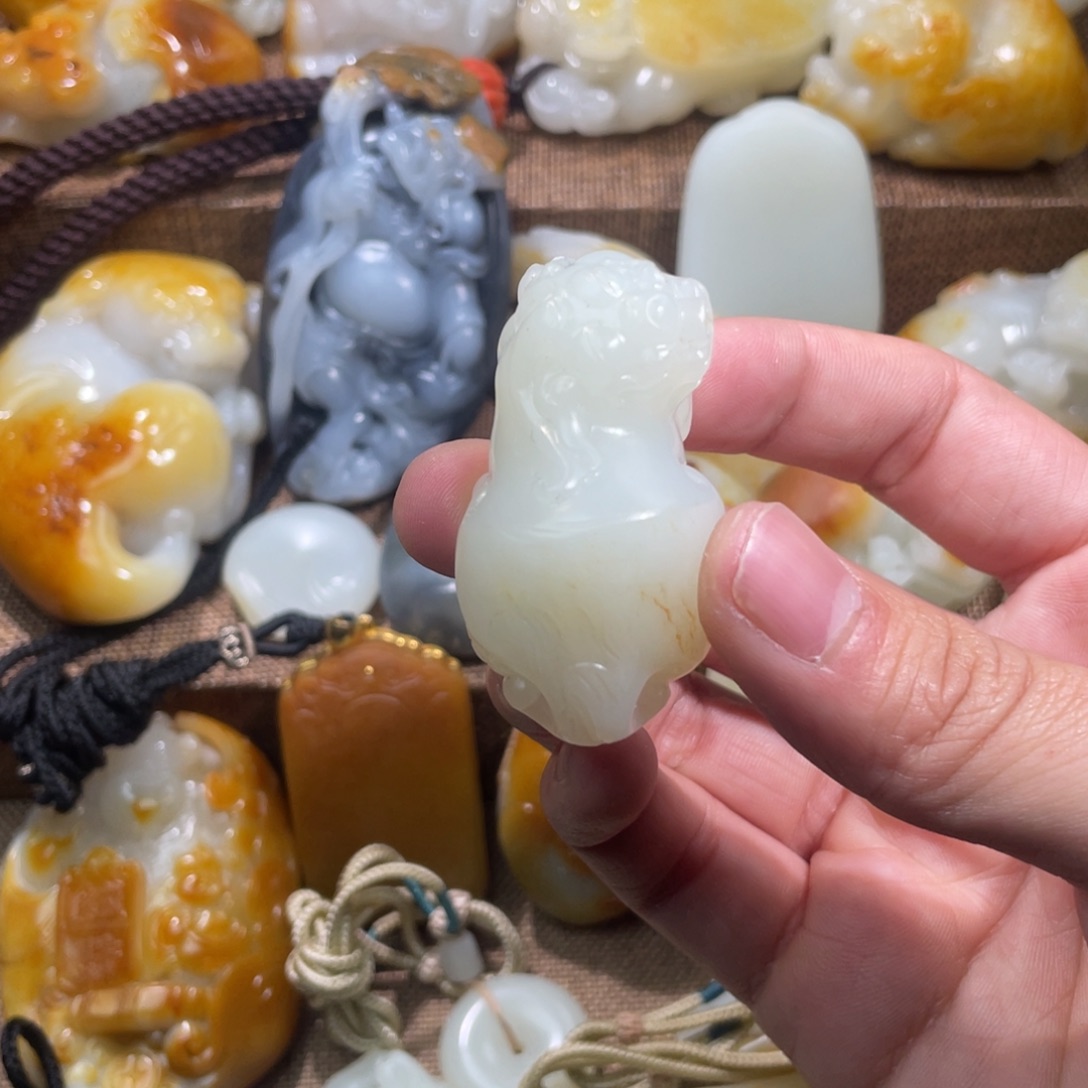 和田玉未镶嵌挂件