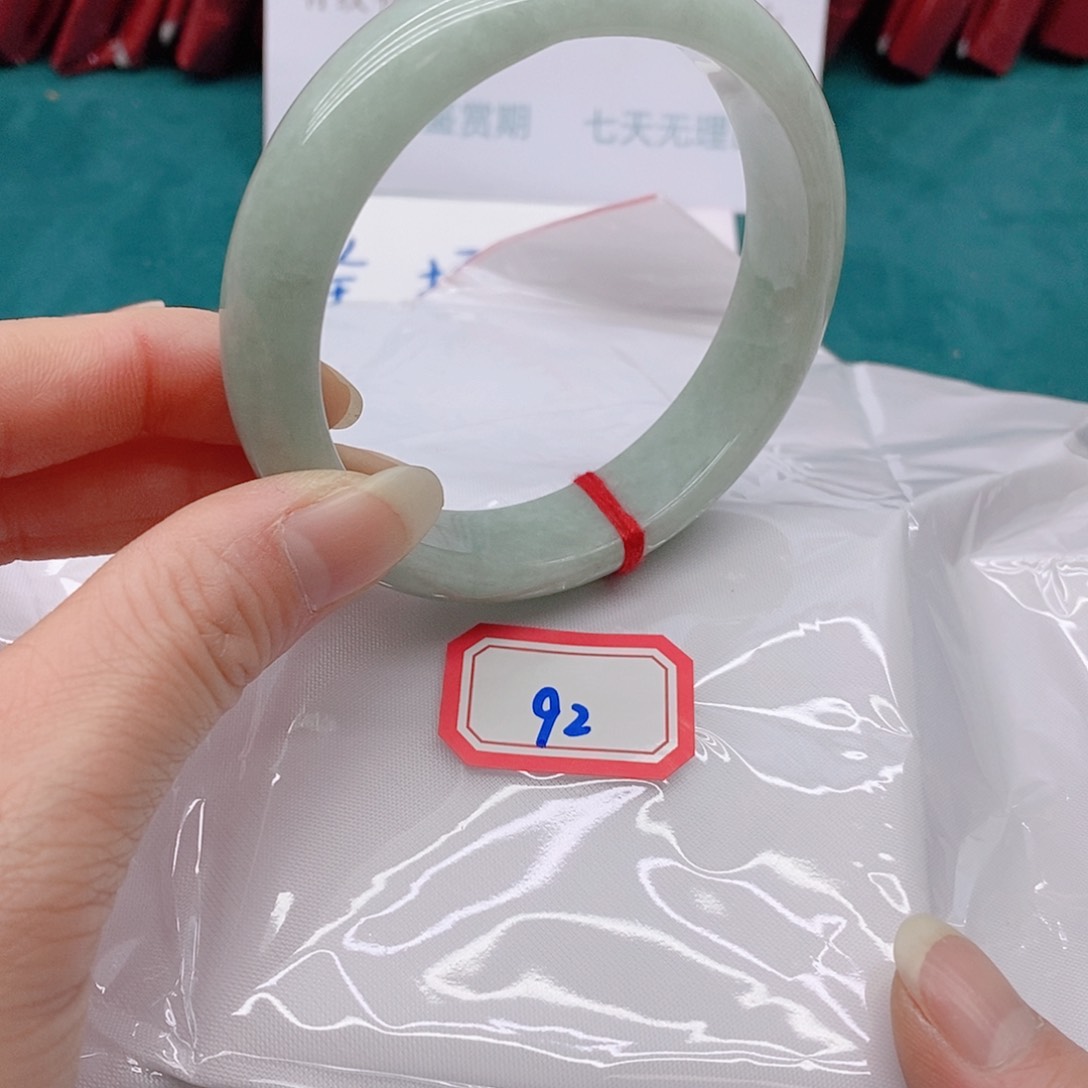 翡翠手镯未镶嵌沉****〉922222222