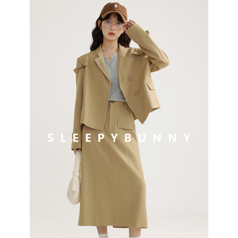 I瞌睡兔【清苍】秋季新款西装气质显瘦小众蝴蝶结短款西服21675