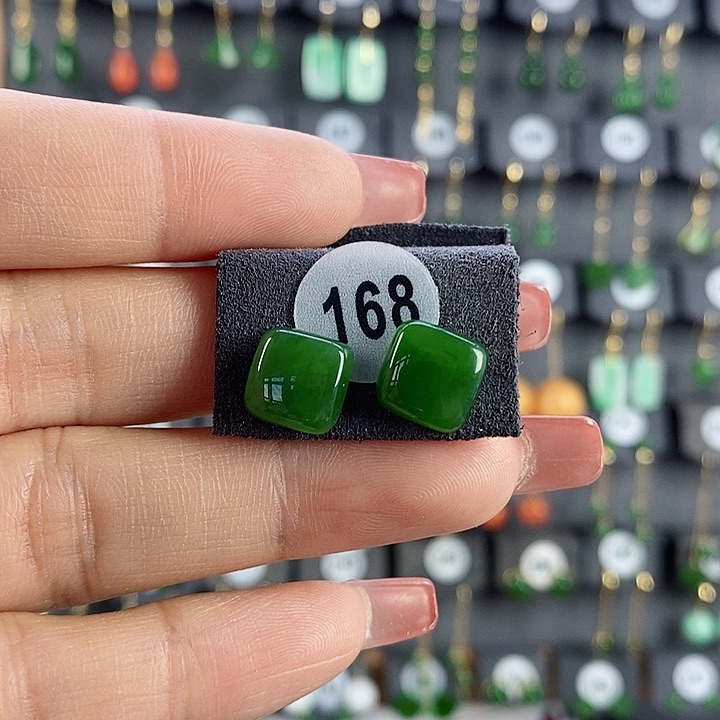 和田玉18K金镶嵌耳饰