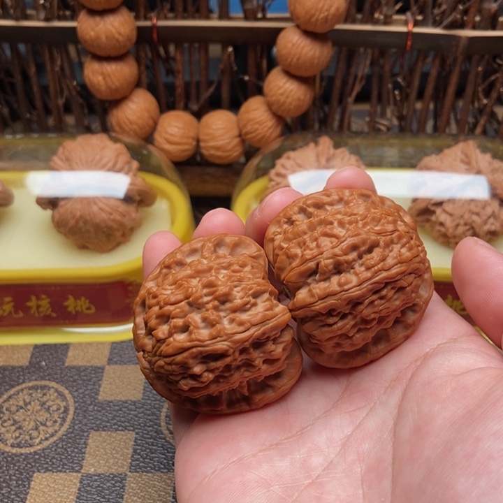 文玩核桃吊坠法*白狮子42全品